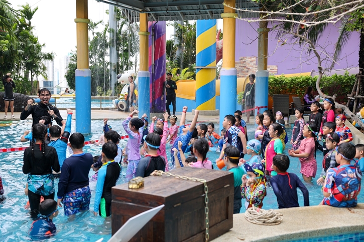 เซ็นทรัลพัฒนาชวน ‘ครูท็อป Rapcher’ พาน้องๆ ตะลุยกิจกรรมสุดมันส์ที่สวนน้ำ PORORO AQUA PARK ในแคมเปญ “The Little Campus 2024 