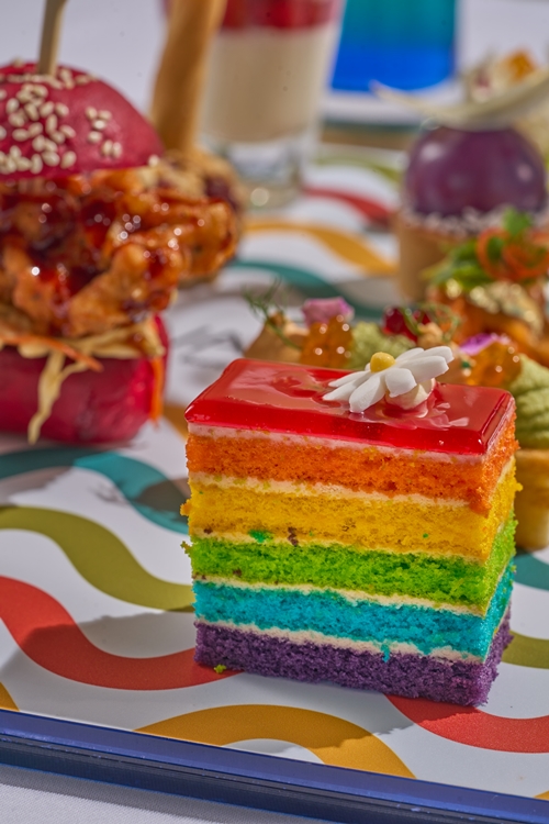 Skyline Buffet Pride Edition นำเสนอบุฟเฟ่ต์สีสันคัลเลอร์ฟูล ต้อนรับเทศกาล Pride ที่ห้องอาหาร Skyline โรงแรมอวานี ริเวอร์ไซด์ กรุงเทพฯ 