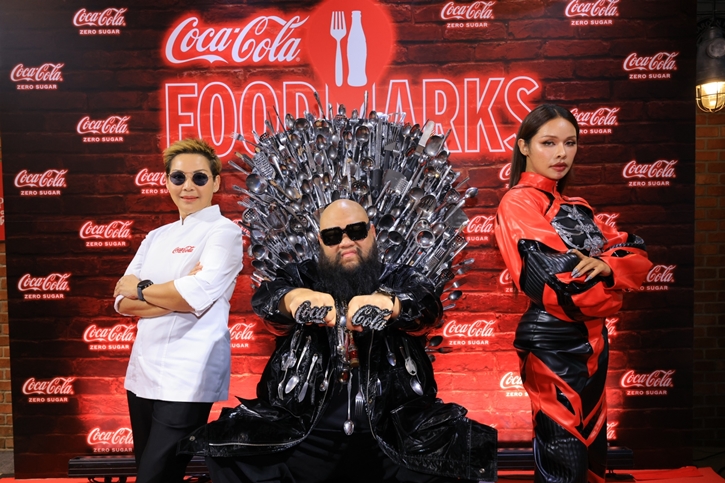 “โค้ก” ตอกย้ำความสำเร็จแคมเปญ COKE Foodmarks พาผู้โชคดีตะลุยร้านอร่อยปักหมุดย่านบรรทัดทองกับ 3 เซเลบริตี้ชื่อดัง พร้อมแขกรับเชิญสุดพิเศษ