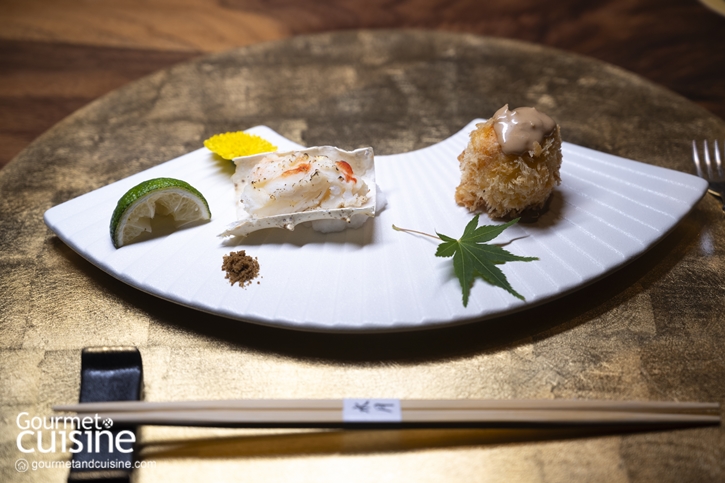 บนชั้น 4 ของอาคาร SAM-ED มีร้านโอมากาเสะมาเปิดใหม่อย่าง Mizuki Omakase ร้านที่จะพาทุกคนไปเพลิดเพลินกับความอร่อยกับวัตถุดิบชั้นเลิศผ่านคอนเซ็ปต์ 'พระจันทร์สะท้อนน้ำ'