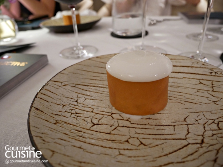 ร้านอาหาร Michelin Star 1 ดาว ปี 2024 Restaurant Resonance ของเชฟญี่ปุ่นผู้ค้นหาประสบการณ์การทำอาหารมาในหลายๆ ประเทศ “เชฟชุน” ชุนสุเกะ ชิโมมุระ (Shunsuke Shimomura) มากความสามารถถึงขั้นเคยทำตำแหน่ง R&D Chef ให้ร้าน Gaggan อันโด่งดังมาแล้ว