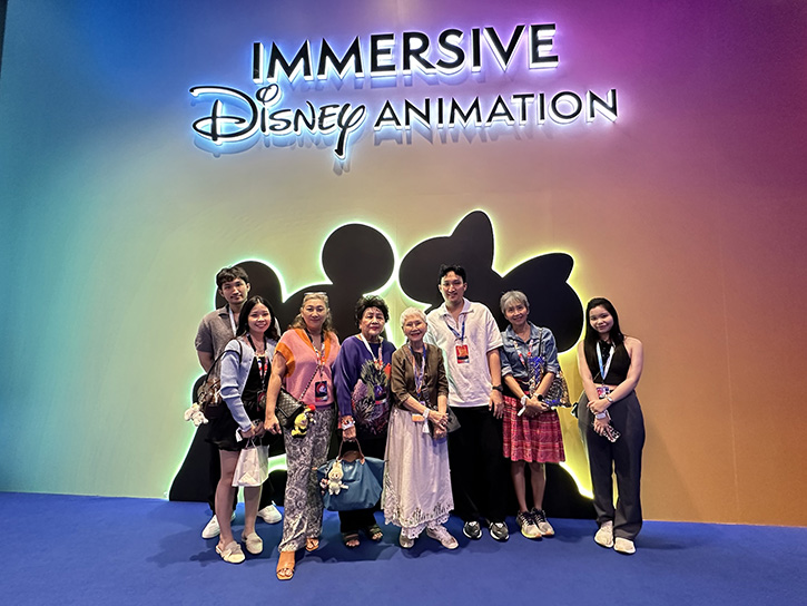 อาม่าเหม้งจู จากภาพยนตร์พันล้าน “หลานม่า” ชวนดู Immersive Disney animation รับโปรโมชั่น “เพื่อแม่ ซื้อ 1 แถม 1”ทันที