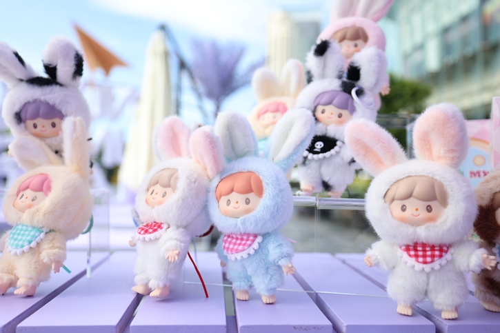 ไอคอนสยาม จับมือ FINDING UNICORN อาร์ตทอยชื่อดังจากจีน จัดงาน “FINDING SUMMER LAND HELLO! BANGKOK” Pop-up Shop ครั้งแรกที่ใหญ่ที่สุดในเอเชียตะวันออกฉียงใต้