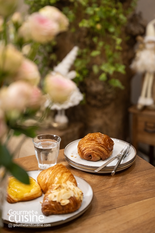 ไปกินครัวซองต์ในสวนลับ Basket - coffee and croissant คาเฟ่สวยร่มรื่น ถนนหทัยราษฎร์ 