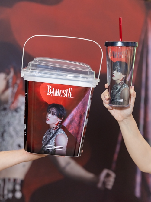 ครั้งแรกกับคอมโบเซ็ตสุดเอ็กซ์คลูซีฟของ แบมแบม BamBam  กับ SF x BAMBAM EXCLUSIVE COMBO SET พร้อมแล้วที่ เอส เอฟ ทั่วประเทศ