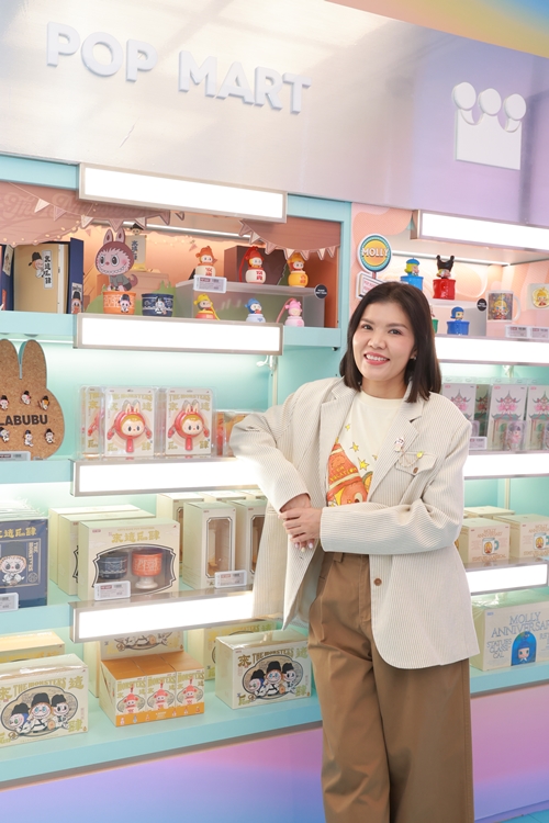 POP MART THAILAND ฉลองครบรอบ 1 ปี กับ TOP IP (Intellectual Property) ผู้จุดกระแส เปิดตัว POP UP STORE แห่งใหม่ใจกลางสยามสแควร์  พร้อมมอบของขวัญ THAILAND LIMITED และไอเท็มสุดพิเศษแก่ชาวไทย! 