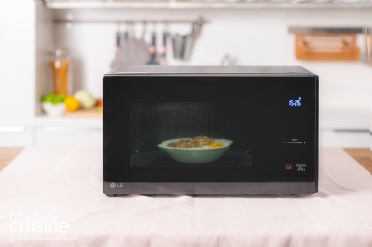 ให้ทุกมื้ออาหารเป็นเรื่องง่ายด้วย LG Neo Chef TM ไมโครเวฟประจำบ้าน จะวางมุมไหนก็เวิร์ค!