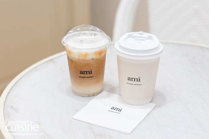 จิบกาแฟแบบชาวปารีเซียงที่ Le Café AMI Bangkok ป๊อปอัพคาเฟ่ของแบรนด์แฟชั่นหรู AMI Paris