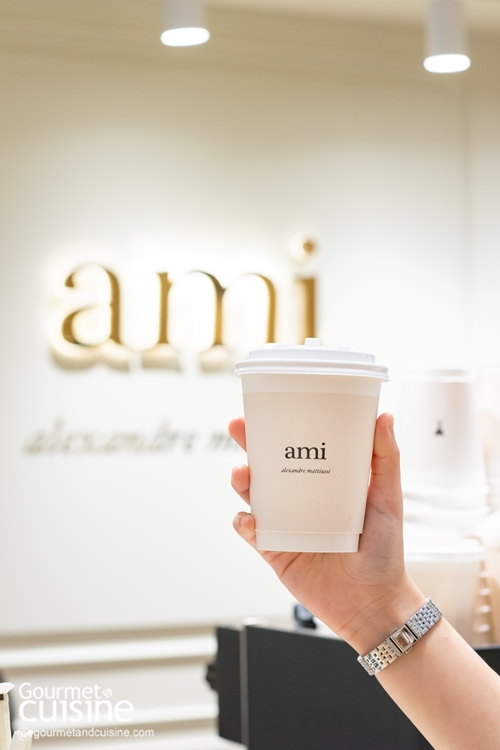 จิบกาแฟแบบชาวปารีเซียงที่ Le Café AMI Bangkok ป๊อปอัพคาเฟ่ของแบรนด์แฟชั่นหรู AMI Paris