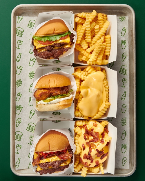 Shake Shack เตรียมเผยโฉมสาขาที่ 4 ในกรุงเทพฯ ณ One Bangkok พร้อมเปิดตัว “The Neighborhood Enrichment Campaign”