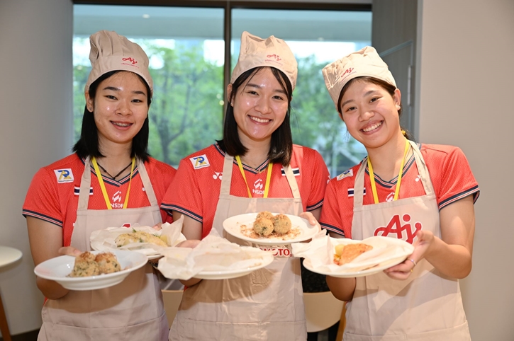 Victory Day Workshop เมื่อ ‘อายิโนะโมะโต๊ะ’ ชวนนักแบดมินตันทีมชาติเข้าครัวทำ Winning Meals