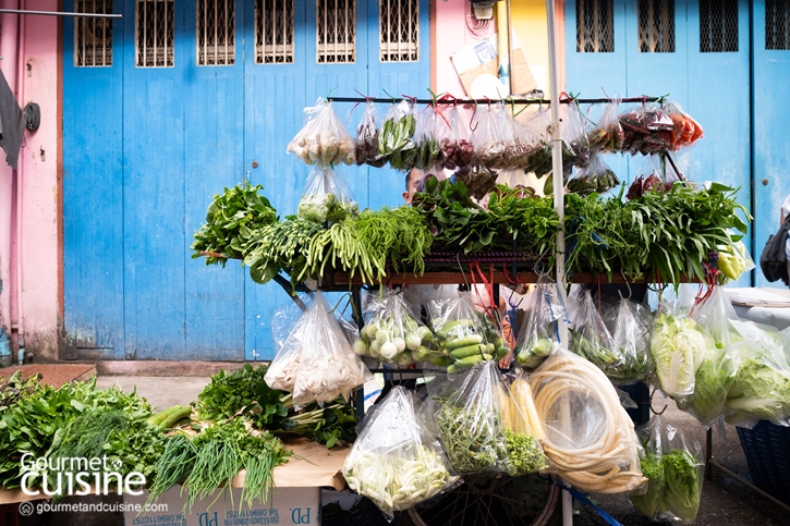 เดินเล่นตลาดตรอกหม้อ ตลาดเช้าไวรัลสุดฮอตในโลกออนไลน์