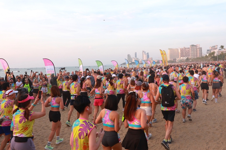 สนุกเต็มอิ่มริมหาดพัทยา! นักวิ่งกว่า 5,000 ชีวิต ในงาน "PATTAYA INTERNATIONAL BIKINI BEACH RACE 2024"