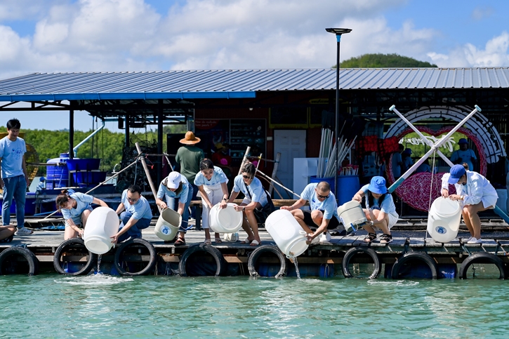 “นาย ณภัทร” ชวนฮีลกาย ฮีลใจ  พาล่องเรือ “เชื่อมคุณ...สู่ความผ่อนคลายบนพื้นที่สีฟ้า” ผ่านแคมเปญใหม่ของน้ำดื่มคริสตัล ที่ภูเก็ต