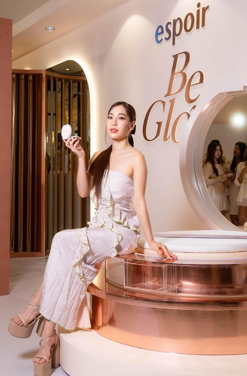 M CURATED โดยเดอะมอลล์ กรุ๊ป เปิดตัว ESPOIR เมกอัพแบรนด์ดังสัญชาติเกาหลี  พร้อมแนะนำ BE GLOW VOLUME CUSHION คุชชั่นรุ่นใหม่ล่าสุด 