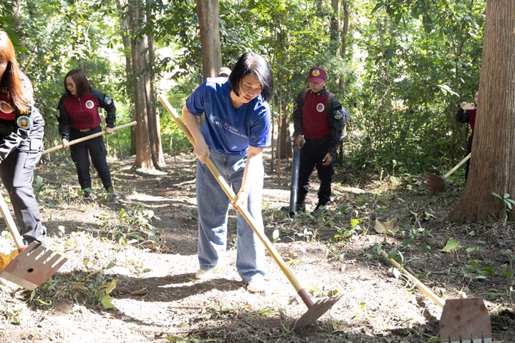 กรุงไทย–แอกซ่า ประกันชีวิต ร่วมมอบอุปกรณ์  และทำแนวกันไฟ เพื่อช่วยยับยั้ง และเป็นแนวตั้งรับการดับไฟป่า  ภายใต้กิจกรรม Wild Life : Commit To Climate  ปีที่ 3