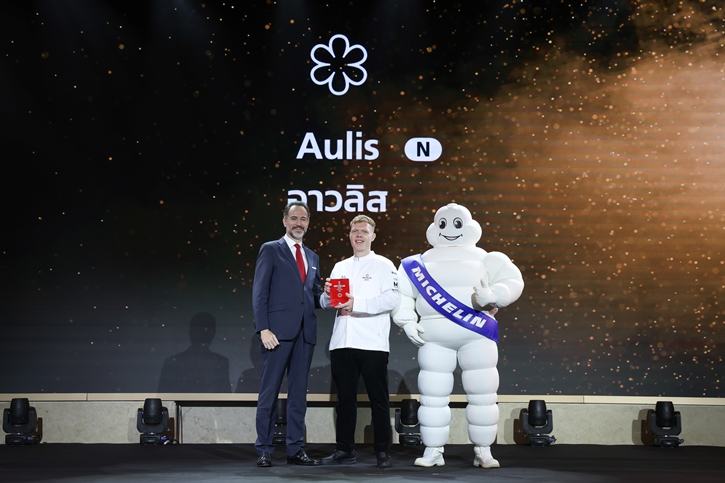 MICHELIN GUIDE CEREMONY 2025 เชฟไอซ์-ศุภักษร สร้างประวัติศาสตร์พา Sorn คว้ามิชลิน 3 ดาวครั้งแรกในไทย!