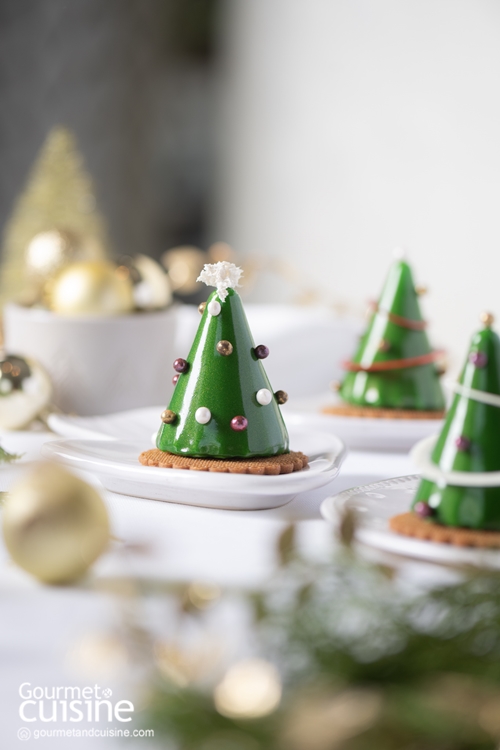 Christmas Tree Cake สูตรโดยเชฟดัสติน แบกซ์เตอร์ จากโรงแรม โรสวูด กรุงเทพฯ