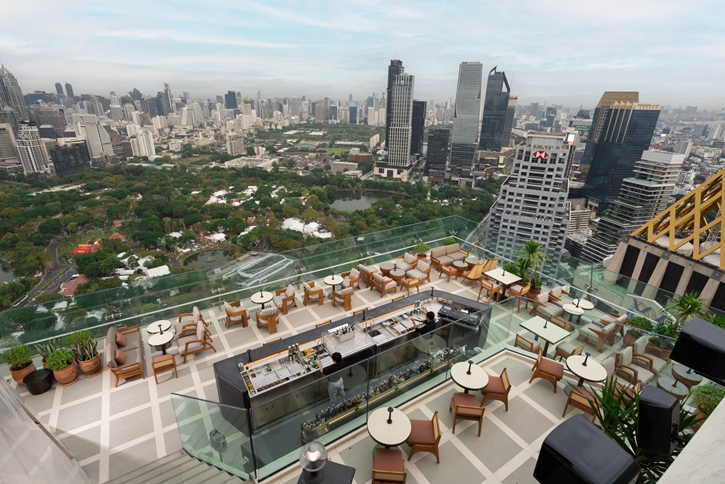 จิบค็อกเทลบนชั้นดาดฟ้าที่ Spire Rooftop Bar รูฟท็อปบาร์แห่งใหม่ของโรงแรมดุสิตธานี กรุงเทพ