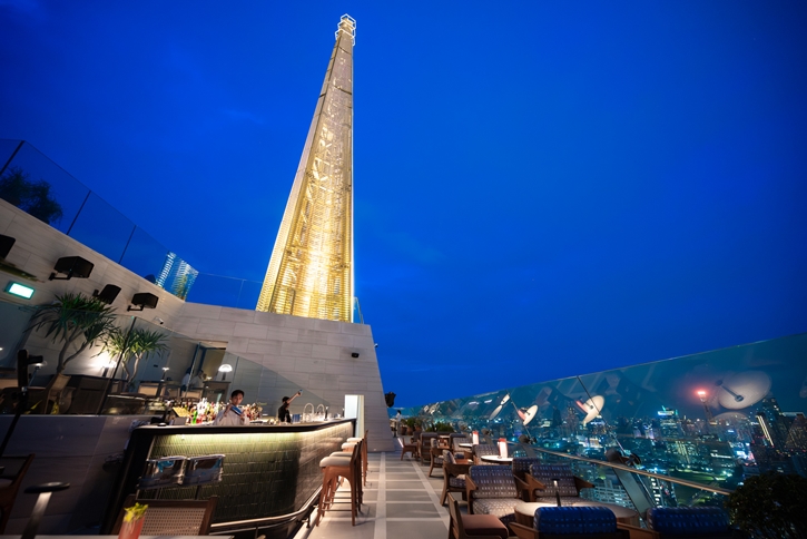 จิบค็อกเทลบนชั้นดาดฟ้าที่ Spire Rooftop Bar รูฟท็อปบาร์แห่งใหม่ของโรงแรมดุสิตธานี กรุงเทพ