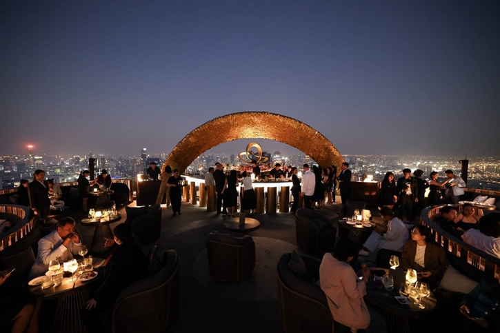 Nobu Rooftop Bar รูฟท็อปบาร์พร้อมวิว 360 องศา พร้อมให้บริการแล้วที่ EA Rooftop at The Empire