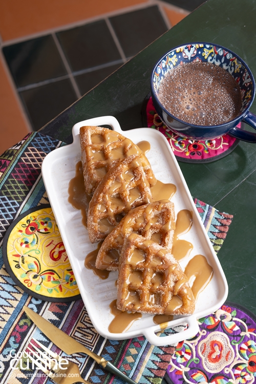 วัฟเฟิลชูร์โรส์ (Churros Waffles) สูตรโดยเชฟ Billy Bautista แห่งร้าน La Monita